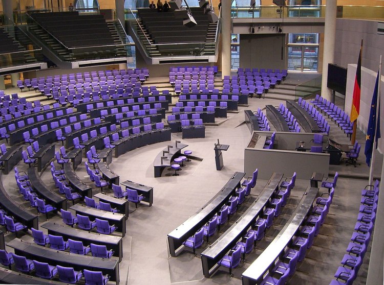 Ätsch, bätsch: Die Sitzordnung im Bundestag ändert sich, die Hartz-IV-Sätze nicht